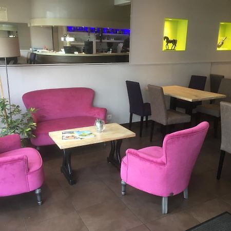 Hostellerie Excalibur โซมูร์ ภายนอก รูปภาพ